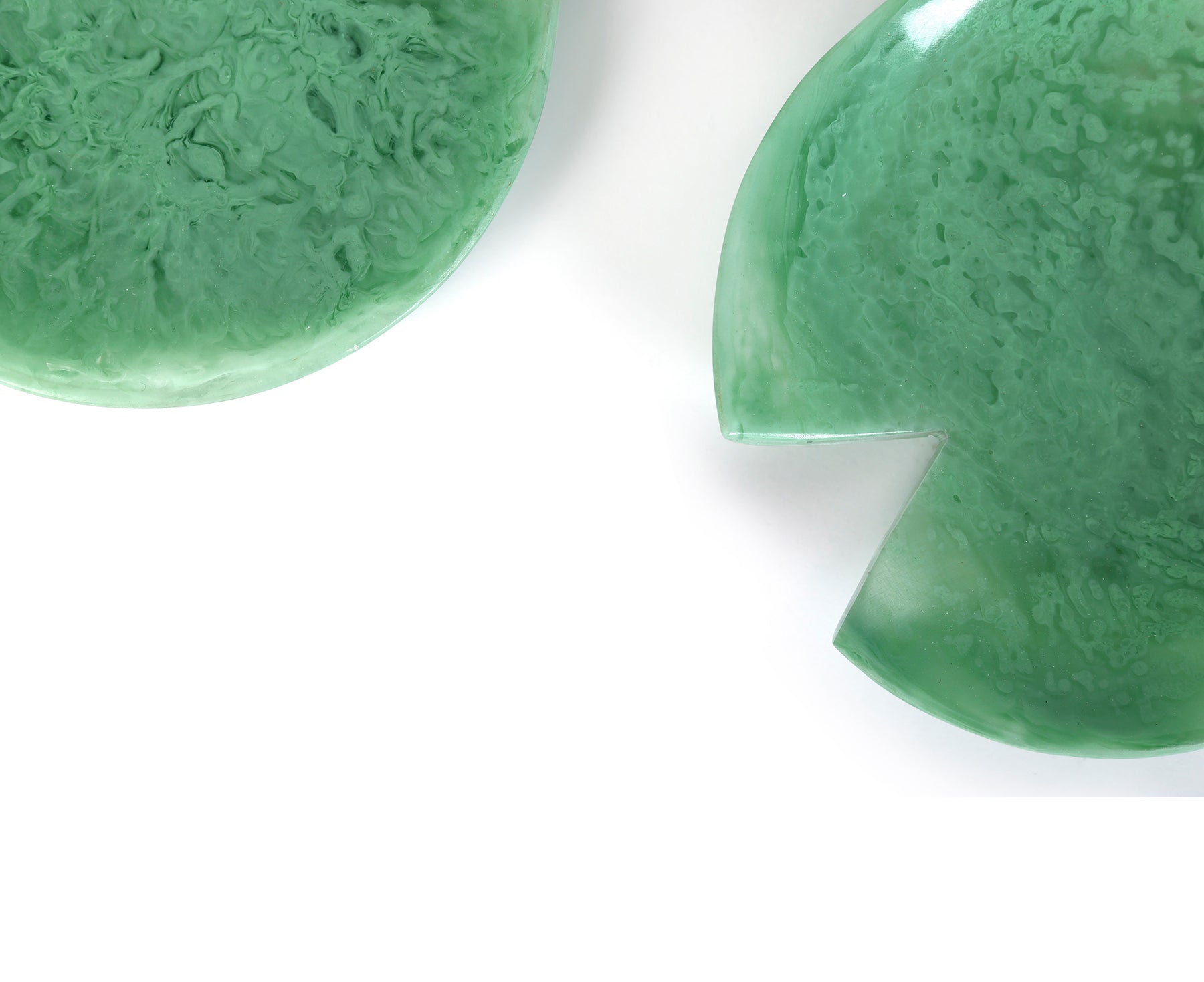 Resin Salad Servers in Green by Casa Amarosa detail