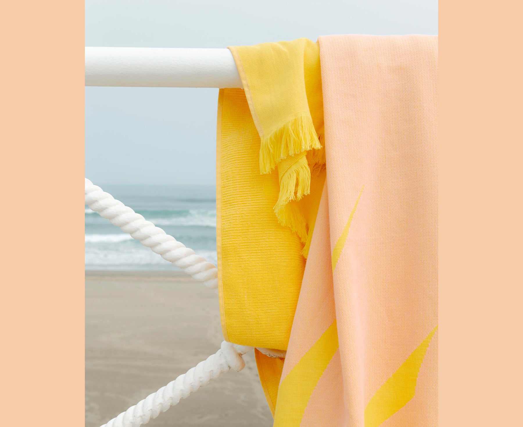 Beach Towel - Giant Agua - by Volver
