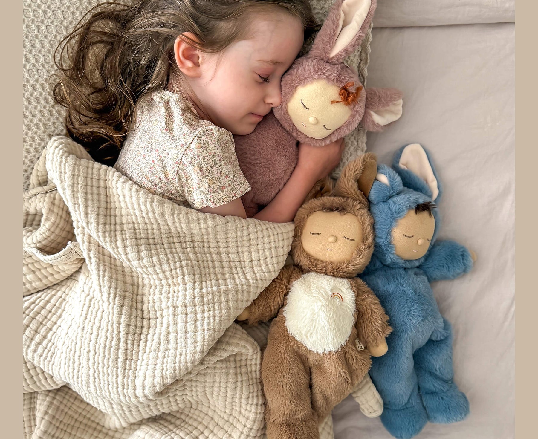 Bunny Pickle Cozy Dinkum by Olli Ella