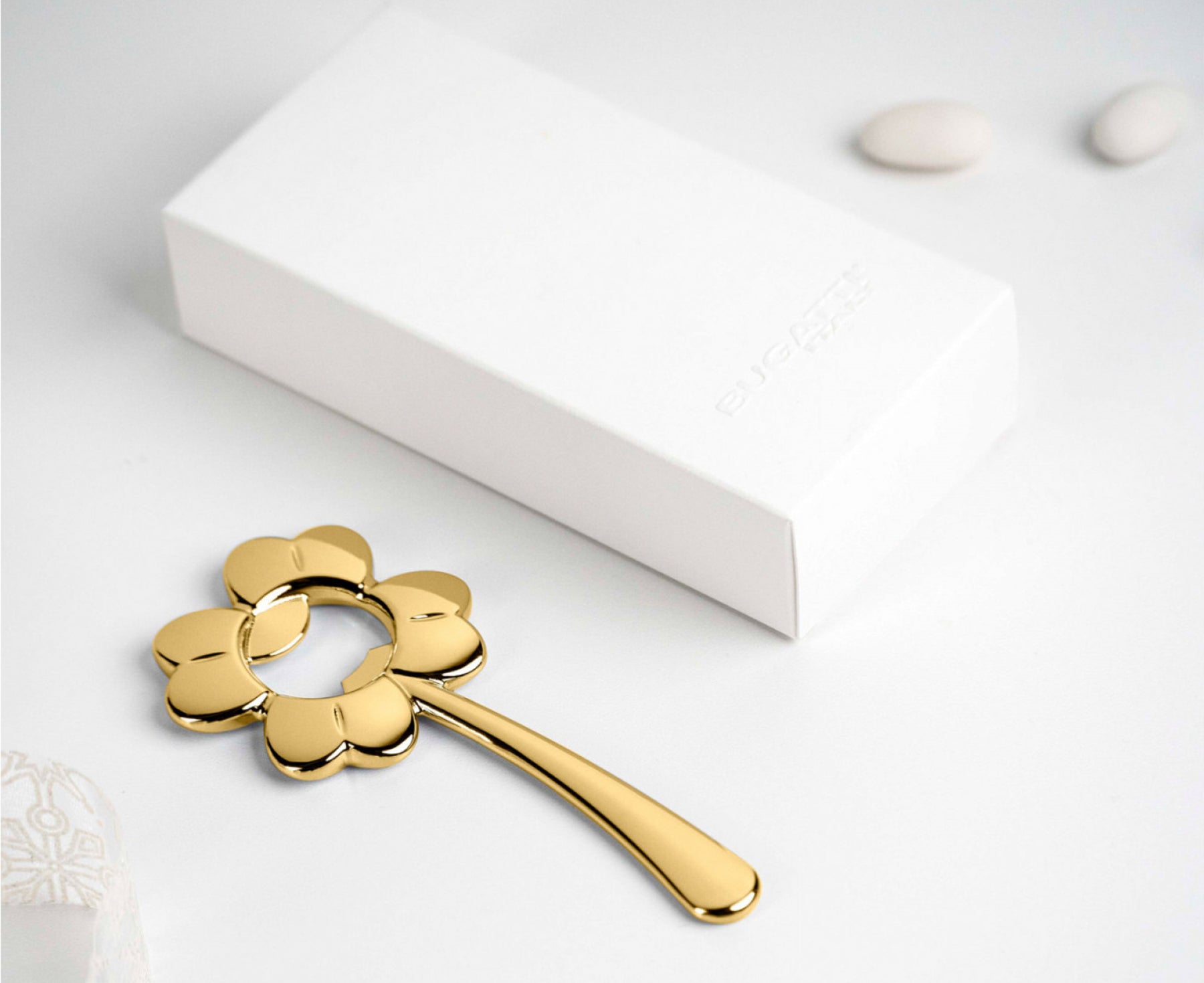 Quadrifoglio Bottle Opener in Gold by Casa Bugatti
