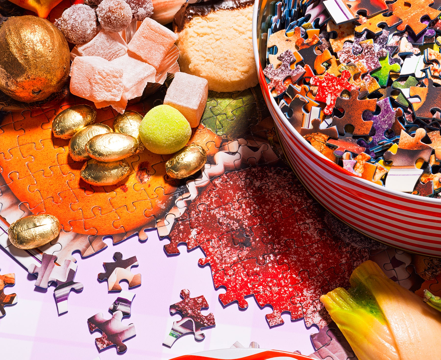 750-Piece Puzzle - Sugarplum Cookie Tin - by Piecework